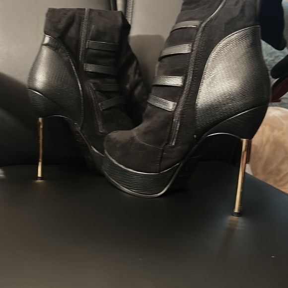 BeBe - Picture 5 of 6